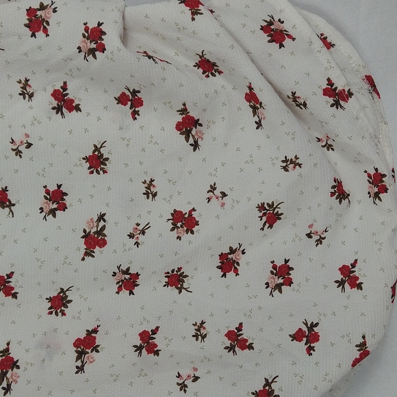 Elizabeth - Picture 2 of 9